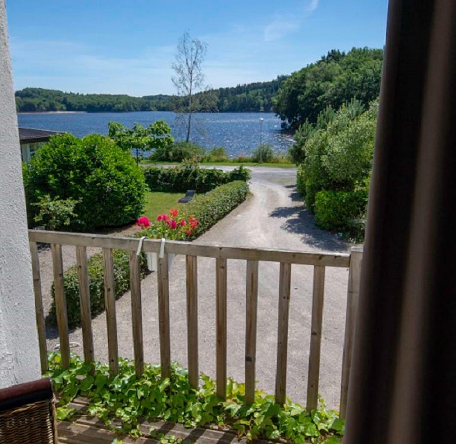 Logis Hotel Du Lac Neuvic  Exteriér fotografie
