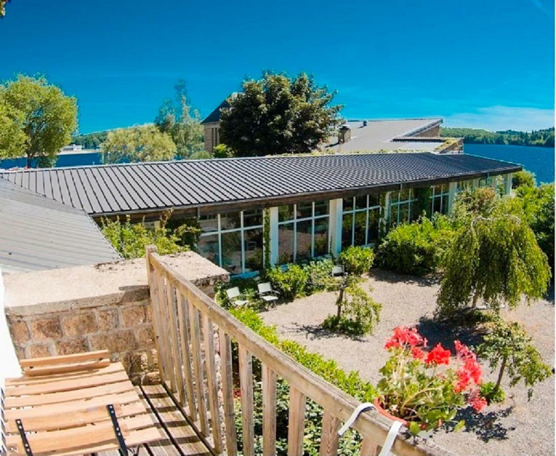 Logis Hotel Du Lac Neuvic  Exteriér fotografie